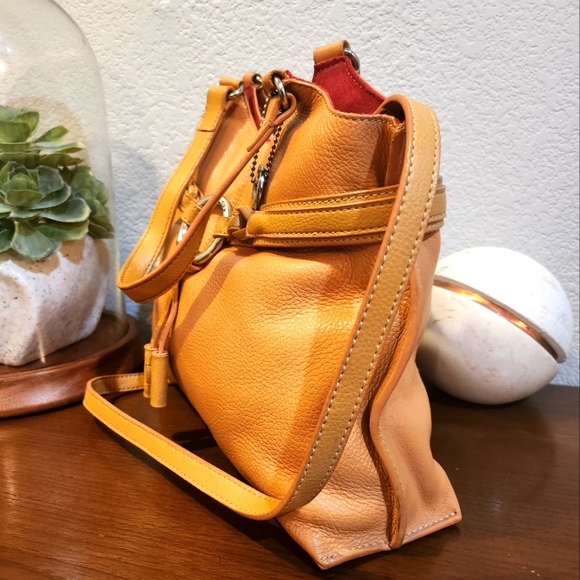 The Sak Tan Leather Shoulder Bag/Crossbody Bag - Picture 6 of 13